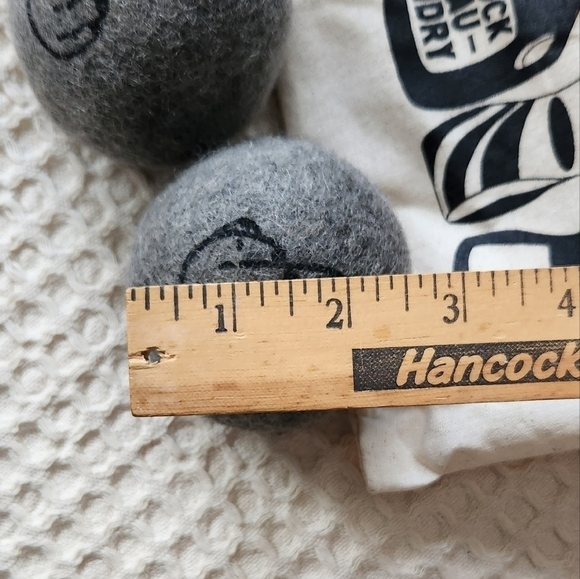 "F*ck Laundry" Wool Dryer Ball Set - Picture 4 of 4